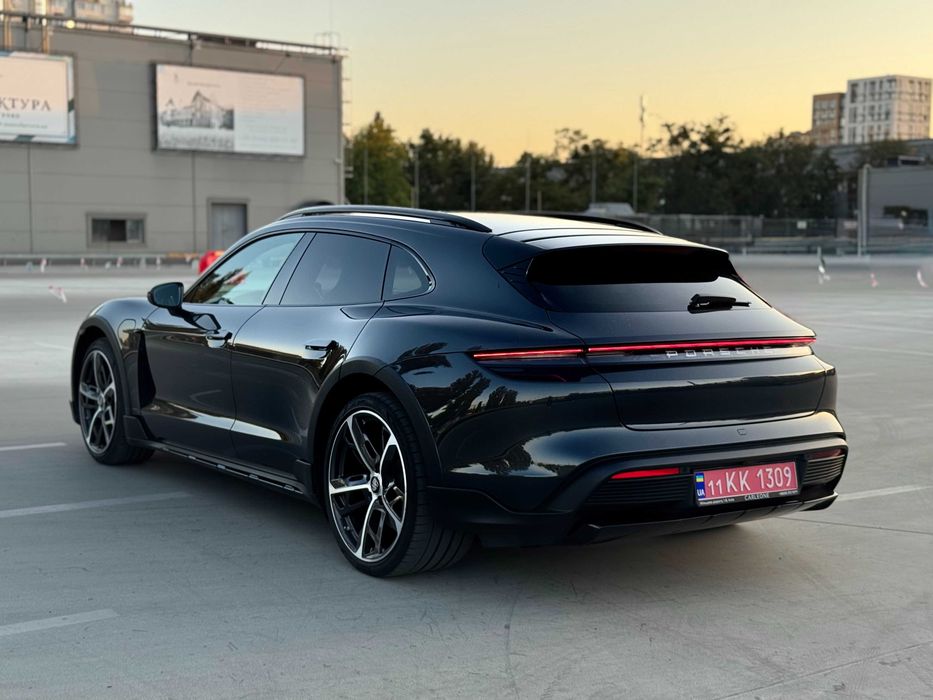 Porsche Taycan  Turismo 2022