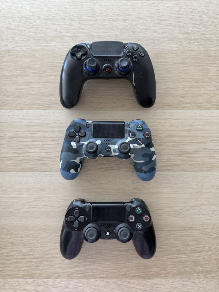 PlayStation 4 com comandos