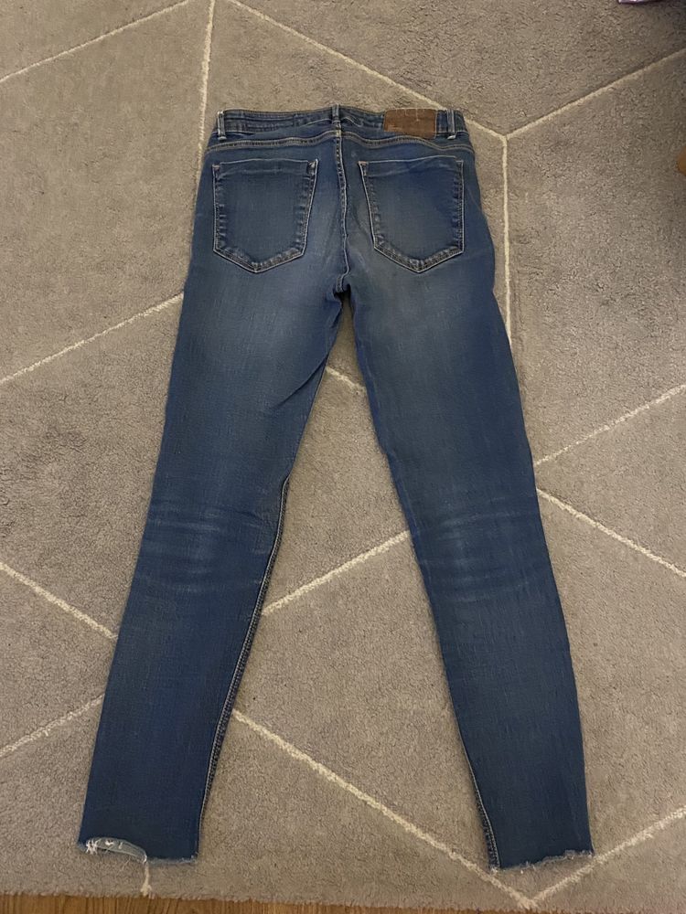 Spodnie jeansowe Zara r. 36