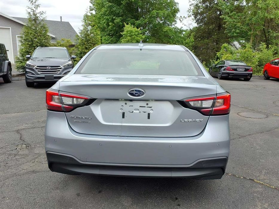 Subaru Legacy      2020