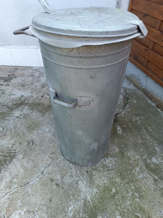 Kosz na odpady 110 L.