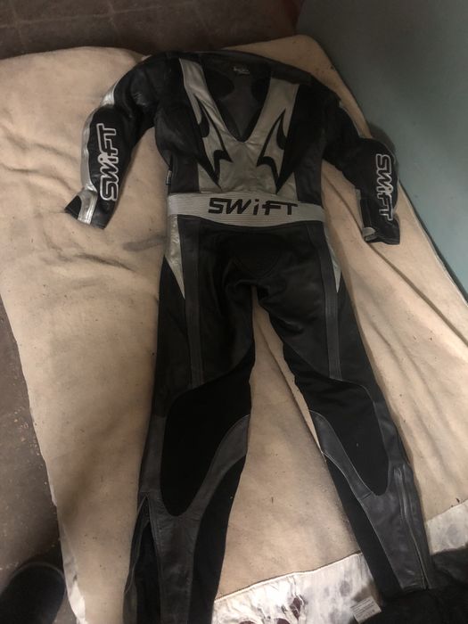 Мотокостюм