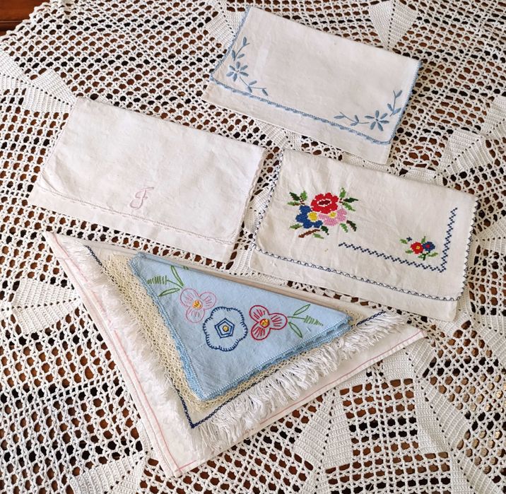 Velho Mundo Enxoval,  Lenços de mão + bolsas pessoais - 10 Peças