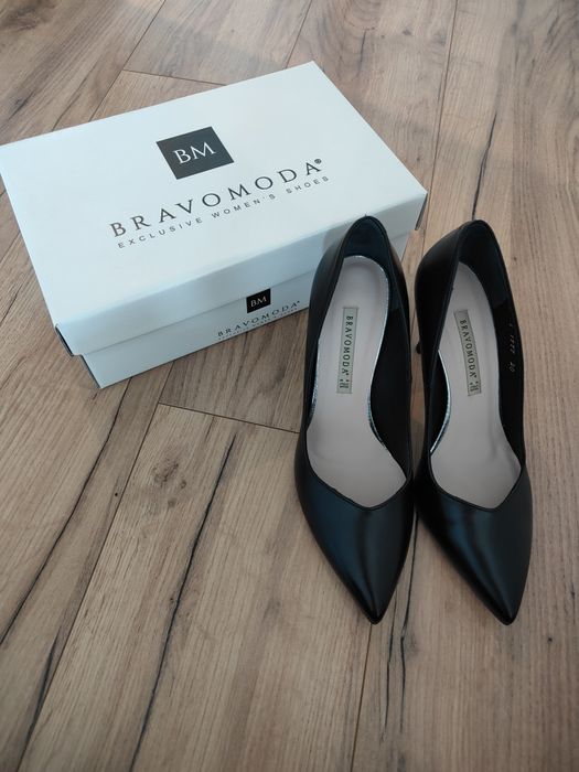 Szpilki Bravomoda r. 38