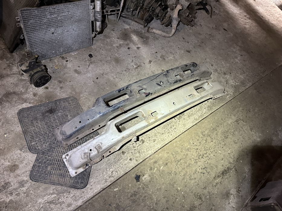 Підсилювач бампера балка передня віто w638 vito mercedes