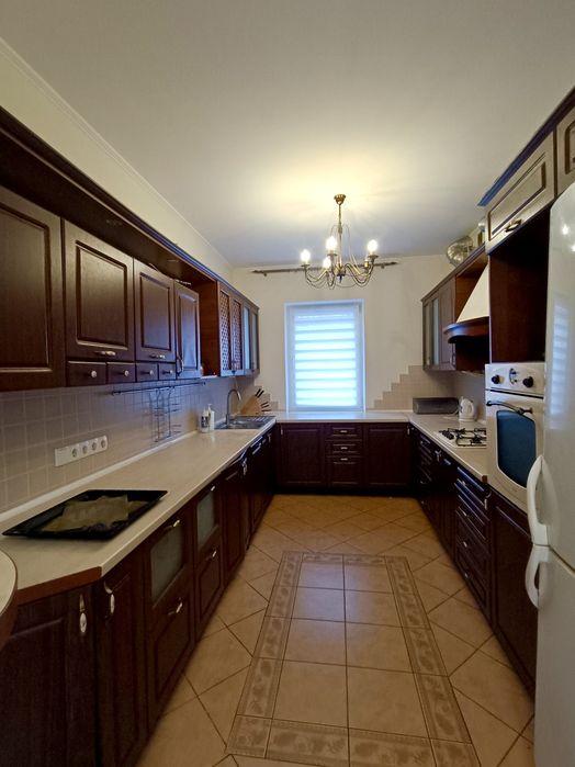 Оренда двохповерхового будинку. Неподалік автостанції Чайка.