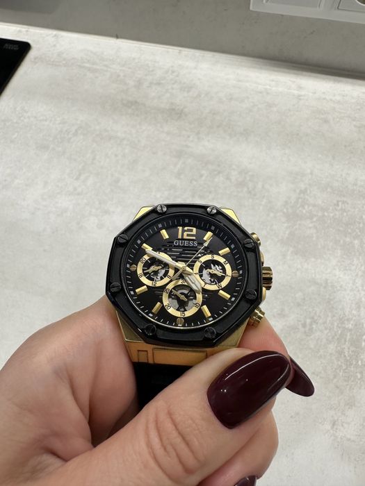 Чоловічий годинник guess