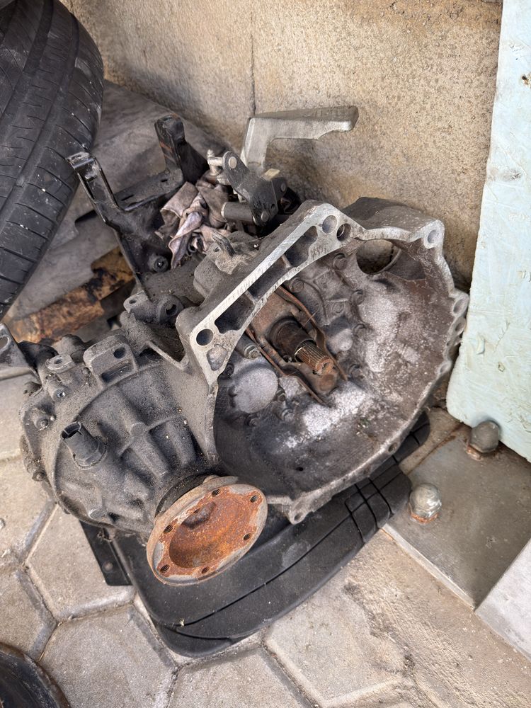 Caixas 5 Velocidades EWT (6L) e Porta Tras Esq VW Golf 4