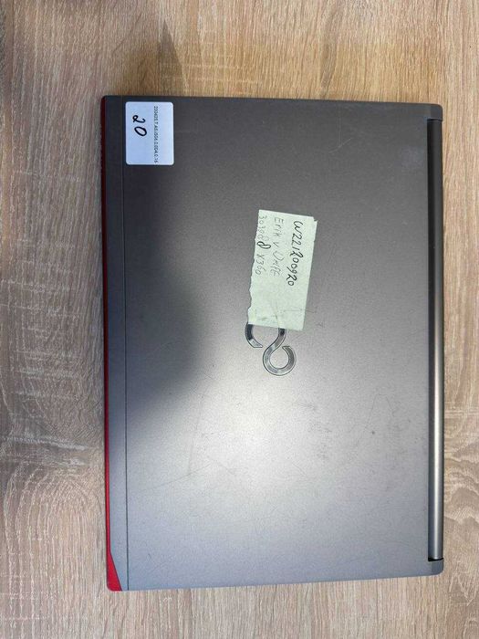 Ноутбук Fujitsu LifeBook E736 | I5-6300U На запчастини або вiдновлення