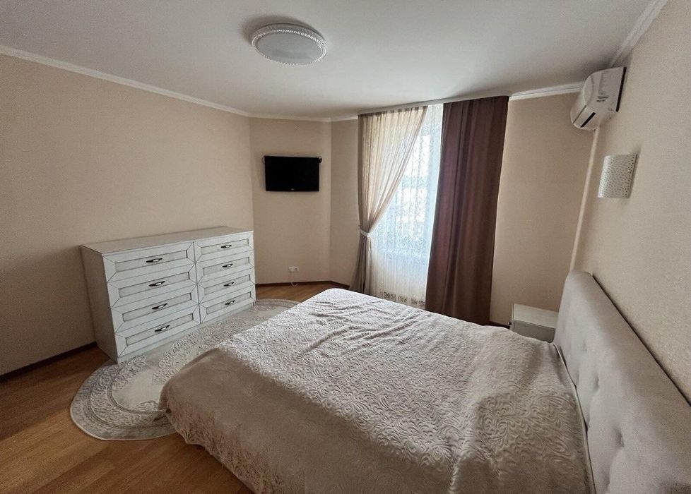 Оренда стильної трикімнатної квартири в Гречанах