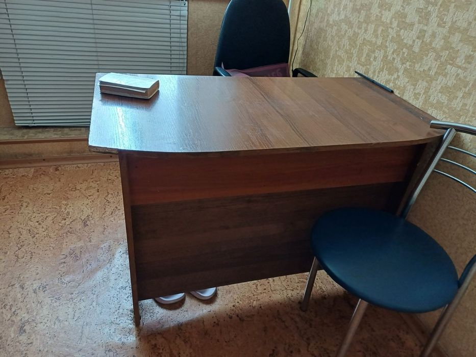 Стіл офісний якісний