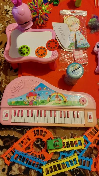 Продам детские игрушки.