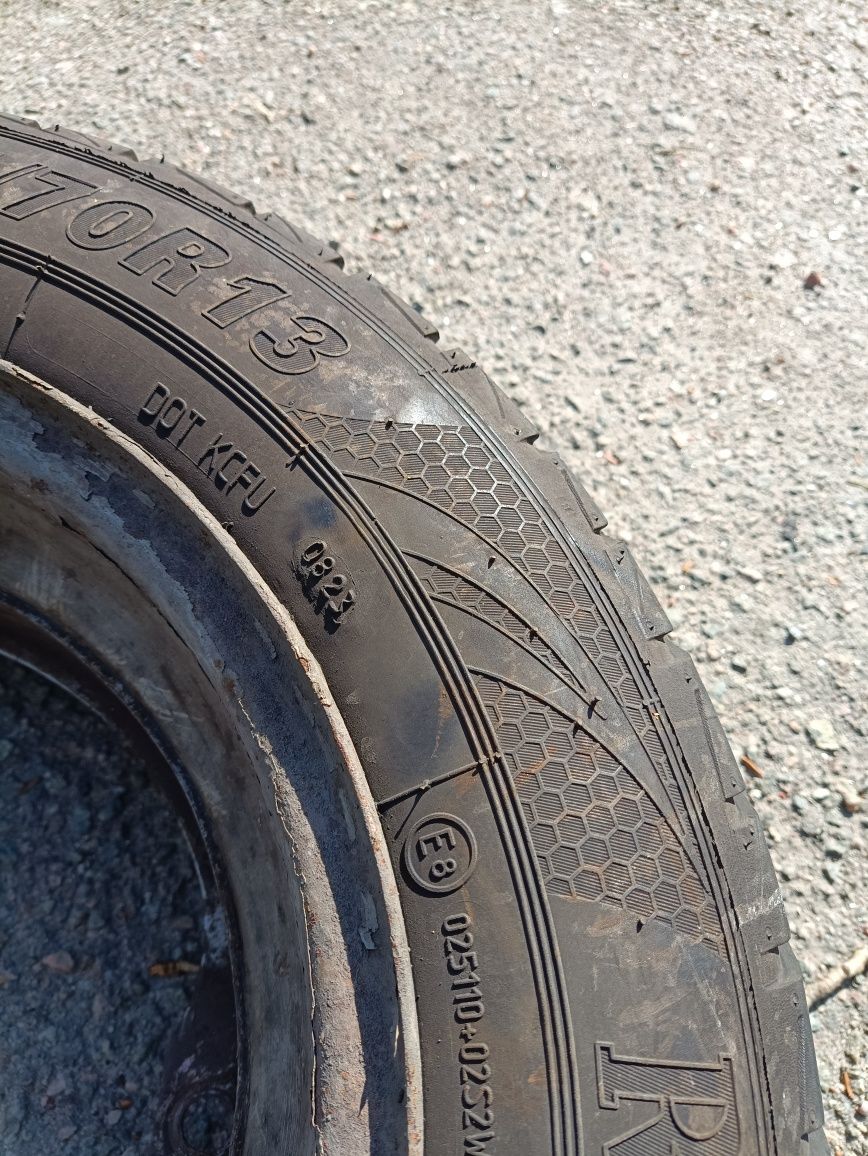 Продам резину 155/70 R13 на дисках.В наличии два колеса.