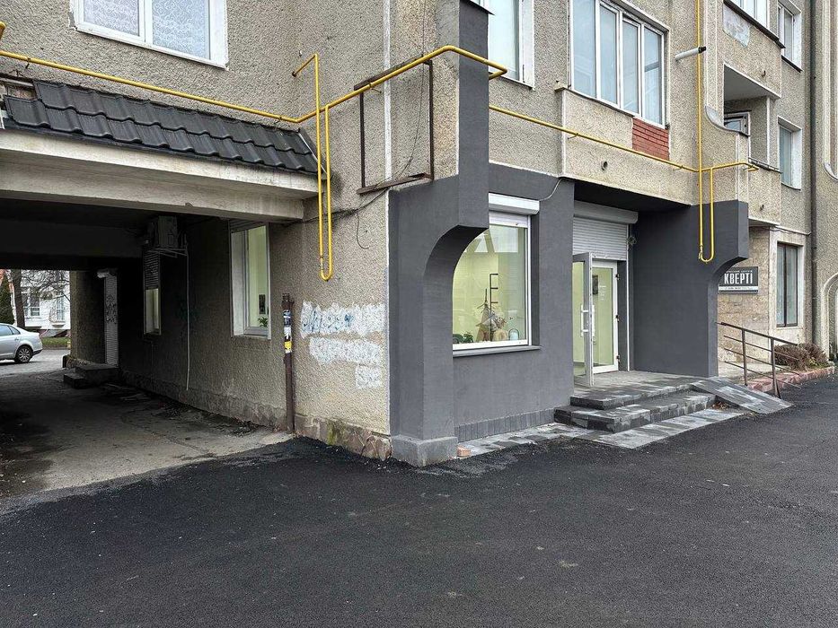 Продається комерційне приміщення вільного призначення