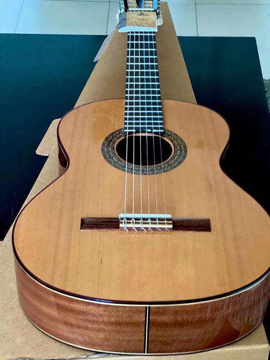 Guitarra Clássica Paco Castillo 202 ( Nova/ caixa )