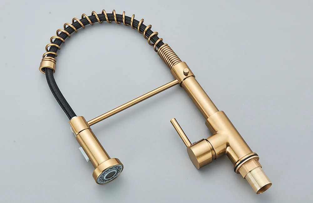 Złota bateria kuchenna z elastyczną wyciąganą wylewką ZESTAW MONTAŻOWY