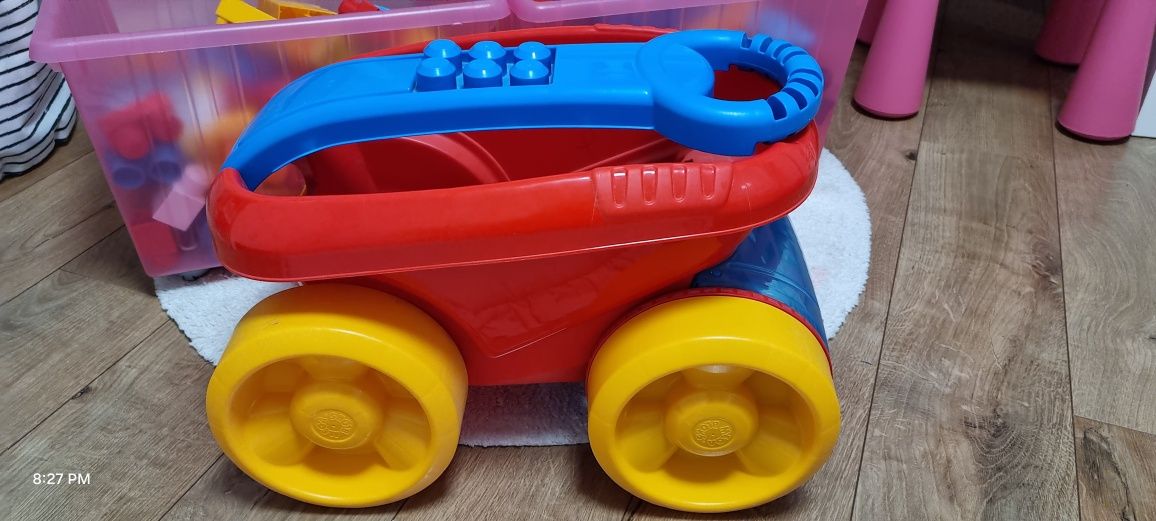 Mega Bloks, pojazd, zbierak klocków, auto, wózek, pchacz, Fisher Pric