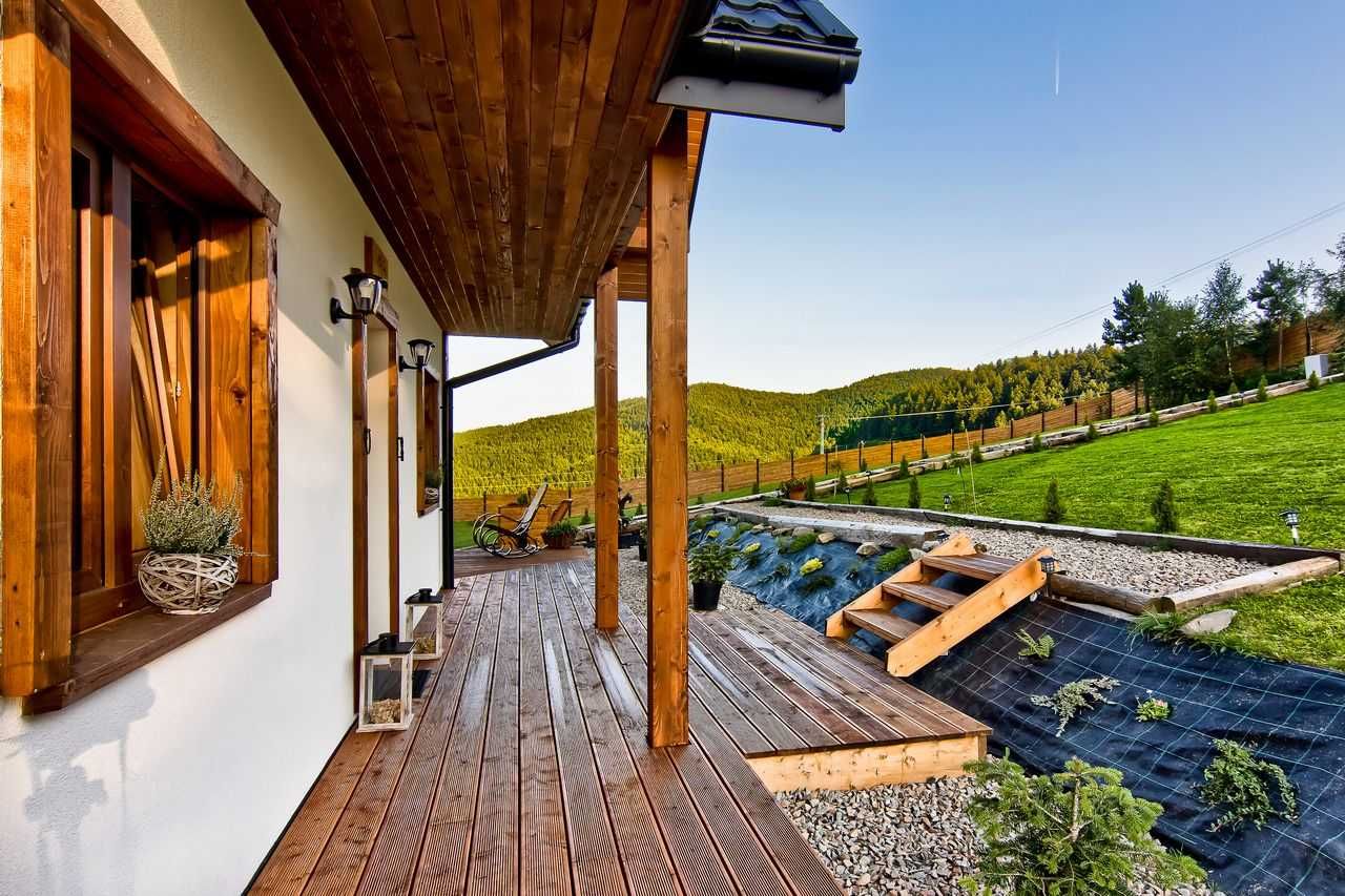 Domek w górach z jacuzzi na Wyłączność Beskid  plac zabaw
