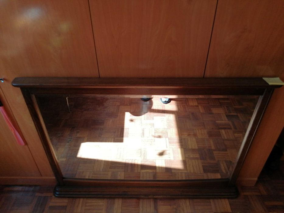 Espelho com moldura em madeira de carvalho maciça sem uso