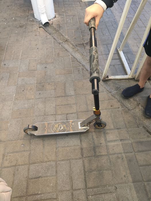 Продам трюковий самокат