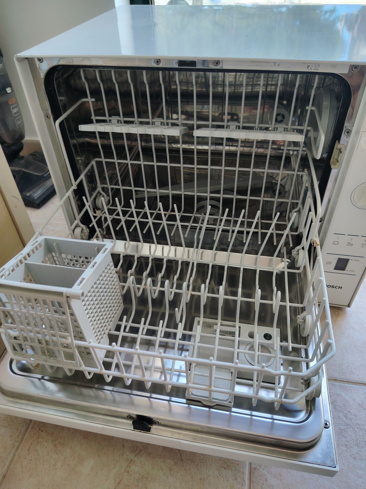 Máquina de lavar loiça Bosch como nova