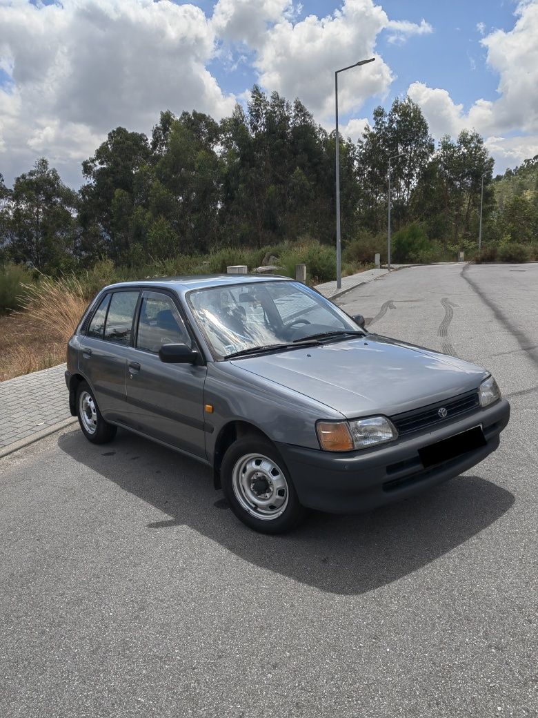 Toyota starlet .