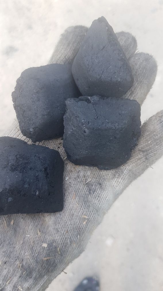 Деревне вугілля з брикетів піні кей для мангалу та хоспера