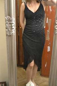 Czarna sukienka wieczorowa New Look 12 40 na ramiączkach błyszcząca