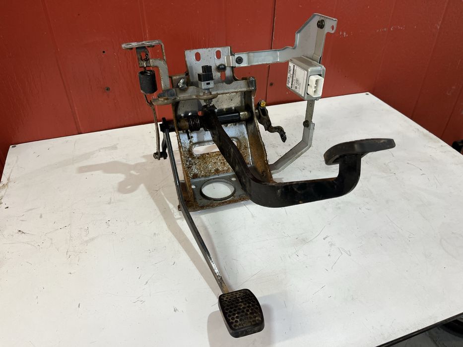 Suzuki Vitara I -98 pedały KOMPLET