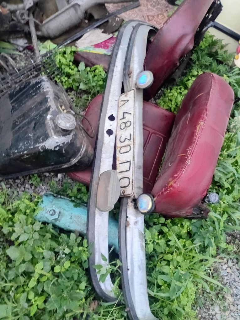 Продам запчастини.