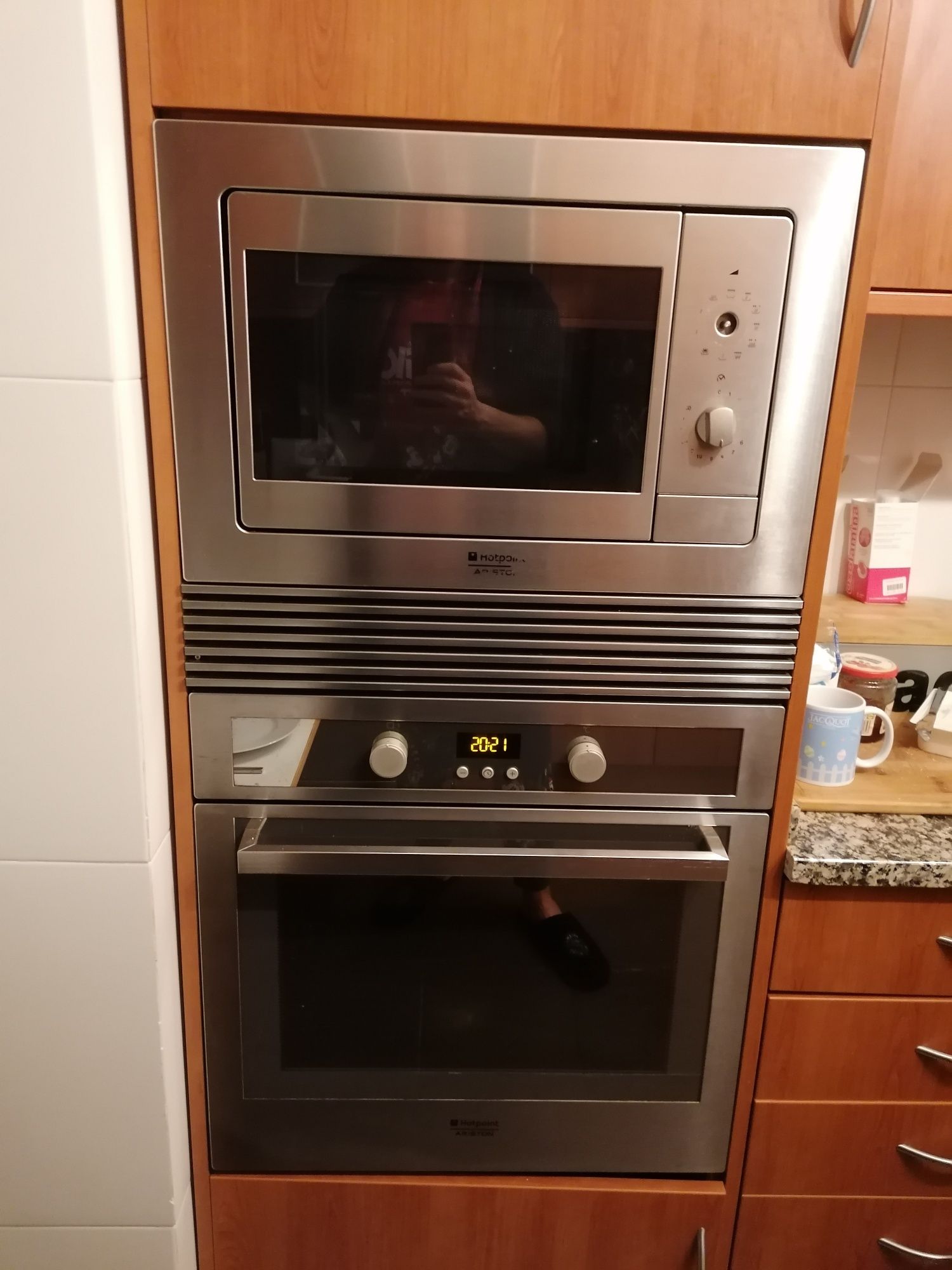 Micro-ondas + Forno Ariston