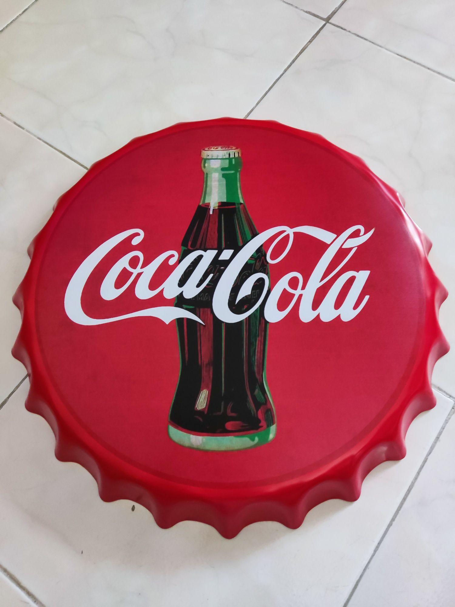Carica gigante em metal Coca Cola