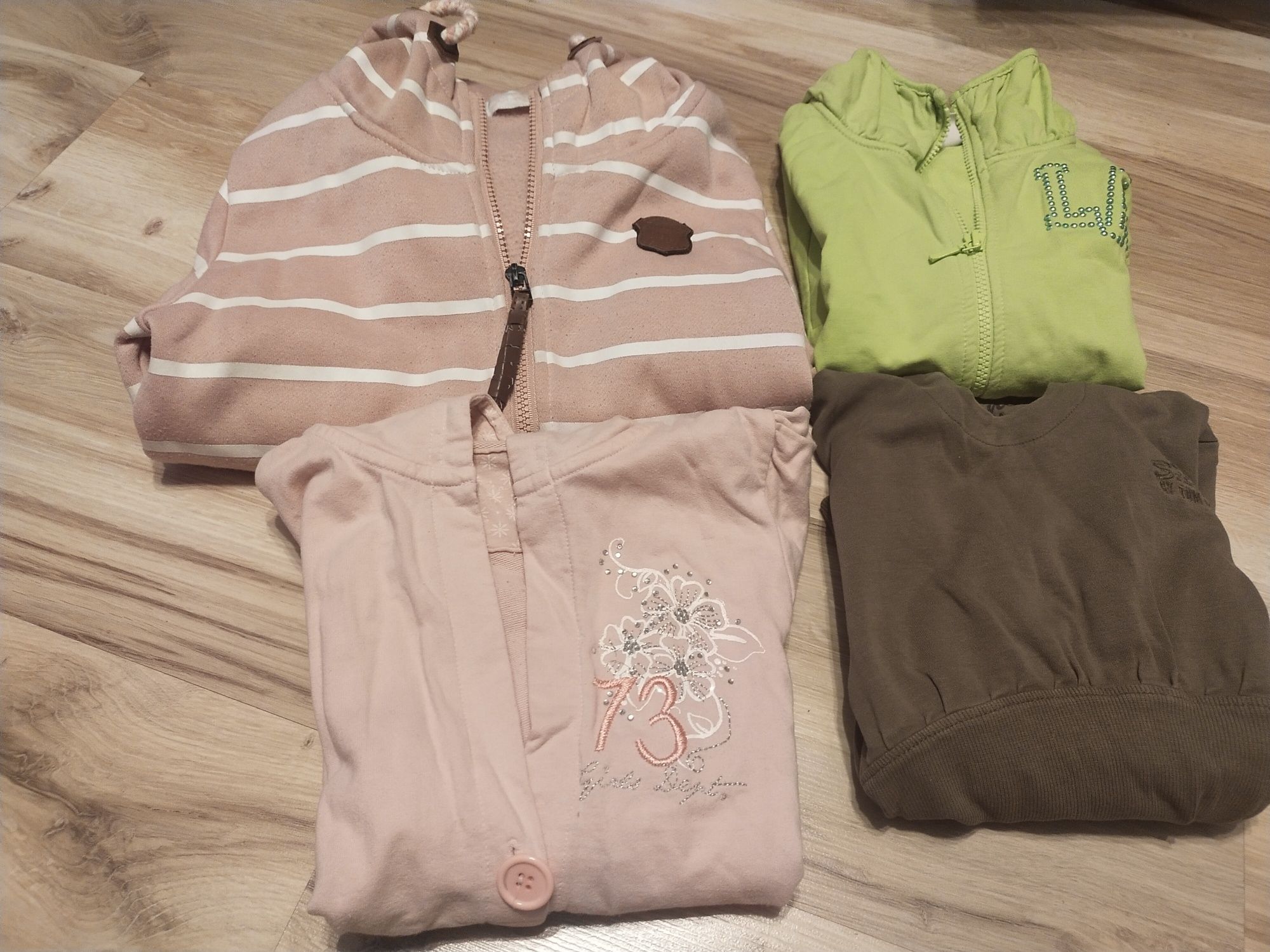 Zestaw ubranek dla dziewczynki, romlzmiar 140, bluzy, spodnie, swetry