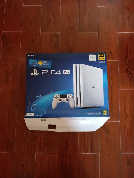 PS4 Pro 1TB Branca + 2 comandos + 4 jogos + caixa original – Excelente