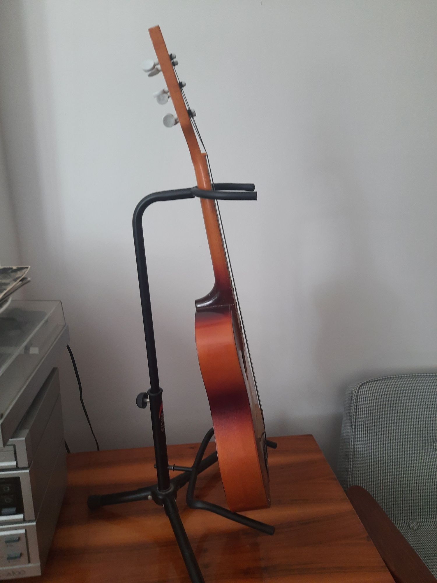 Mała gitara klasyczna 72 cm + statyw