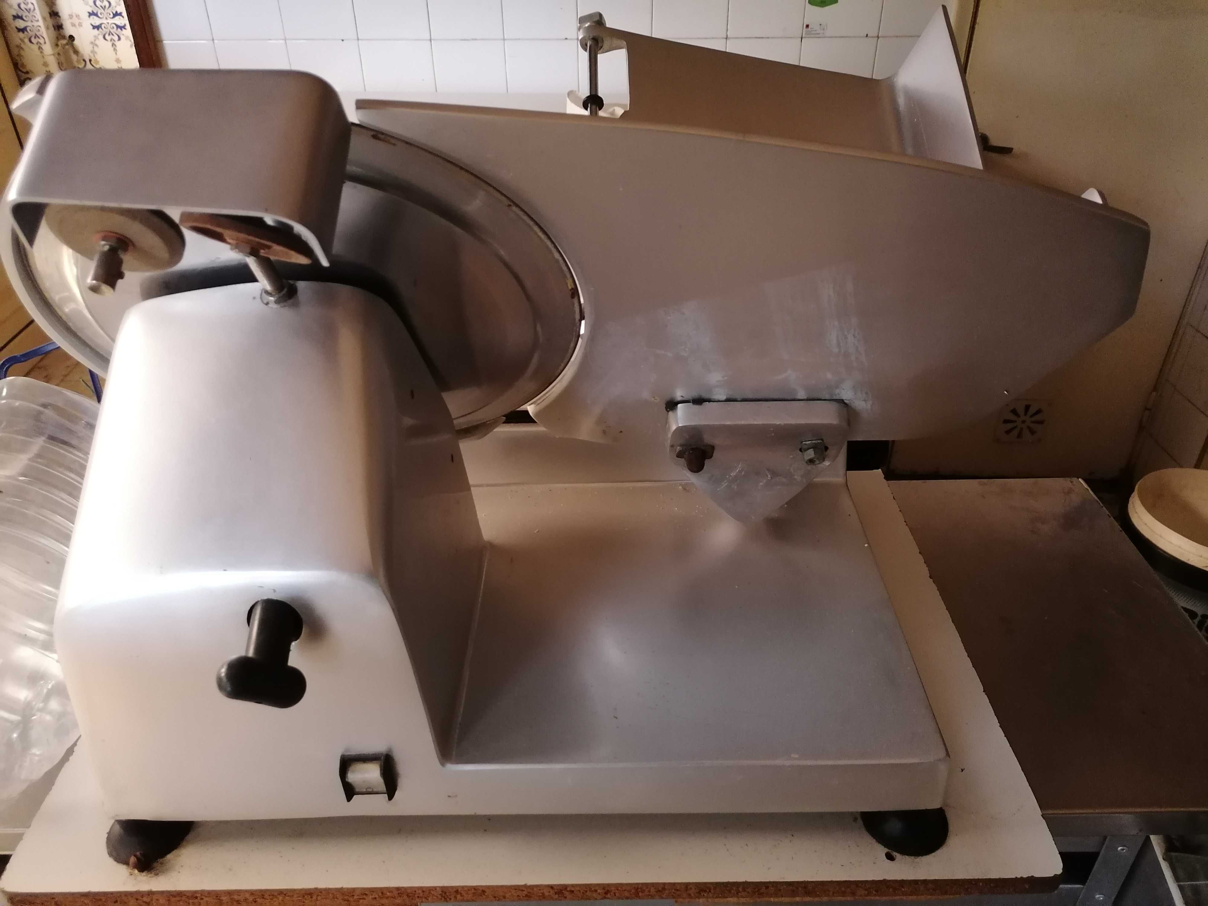 Fiambreira em inox | 50 cm largura | A funcionar