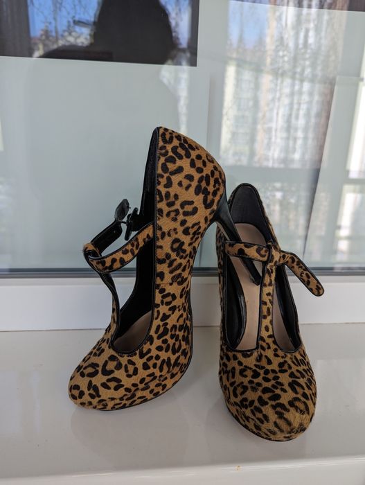 Туфлі жіночі на каблуку