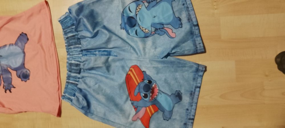 Komplet dziewczęcy Stich. Koszulka i spodenki. Rozmiar S.
