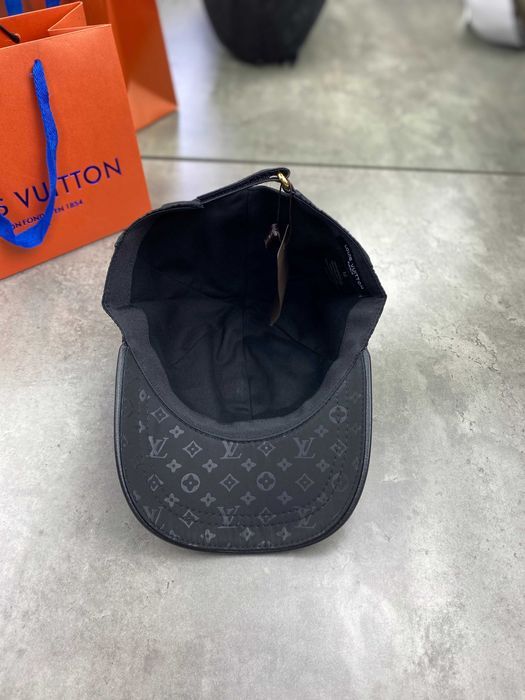 Черная кепка Louis Vuitton кепка с вышивкой Луи Виттон gu564