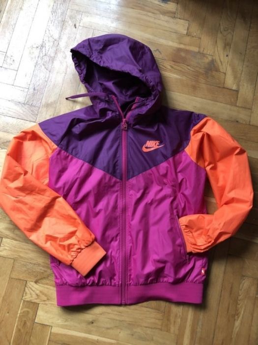 Cienka kurteczka Nike, rozmiar M/L