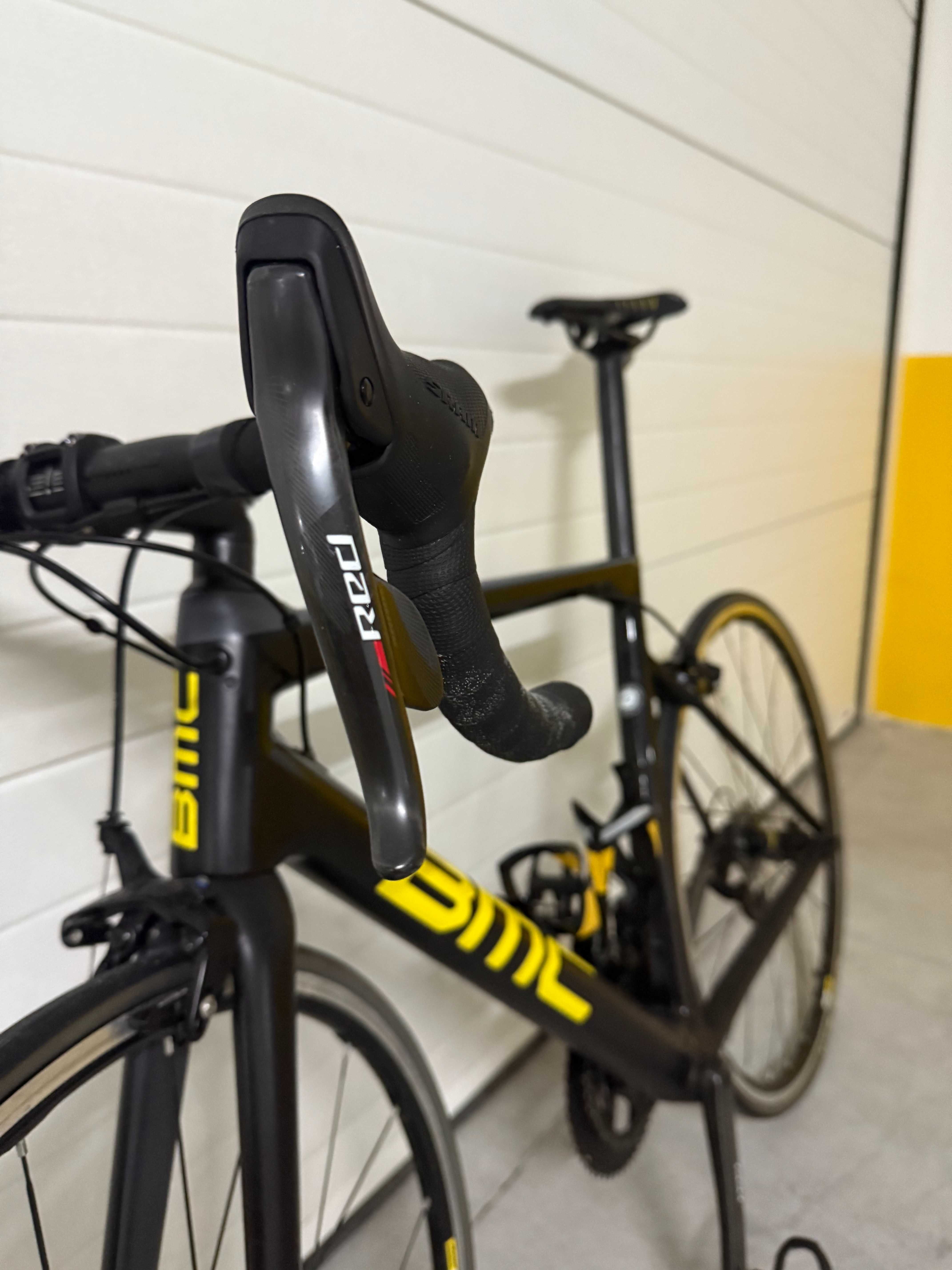 Bicicleta de estrada BMC Team machine