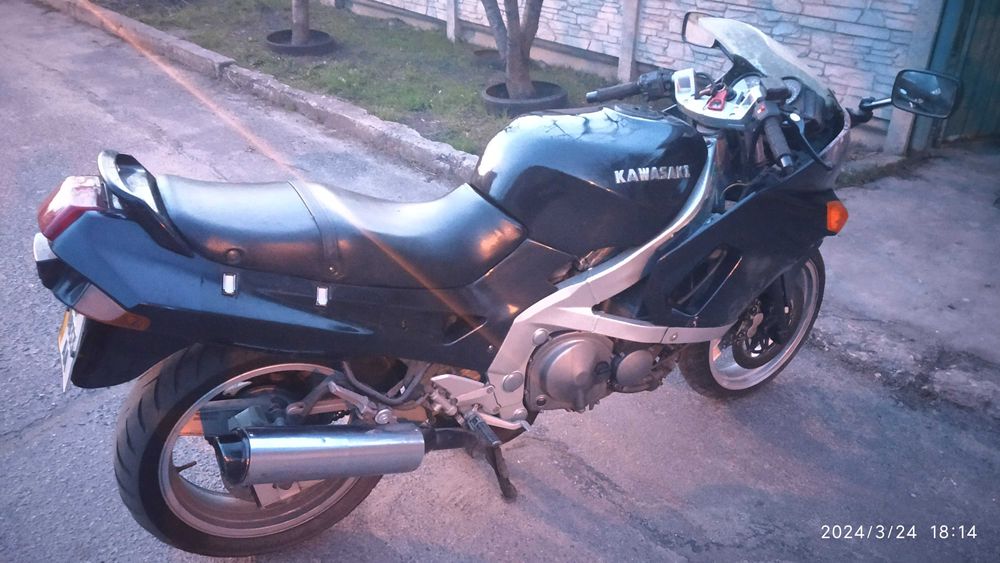 Kawasaki ZZR600 (1gen)