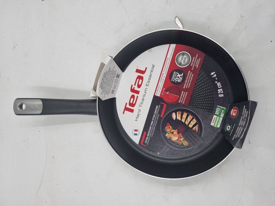 Patelnia Tefal Hard Titanium Essential, 28 cm