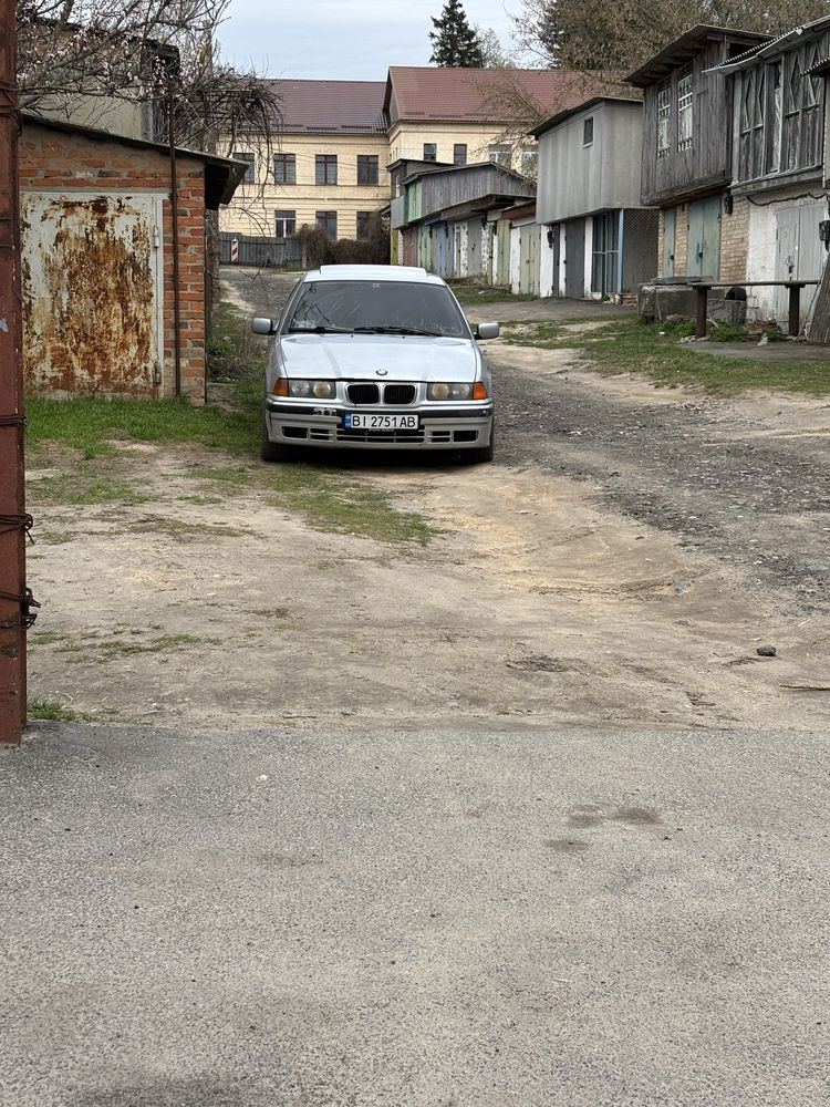 Обменяю бмв е36 1.8