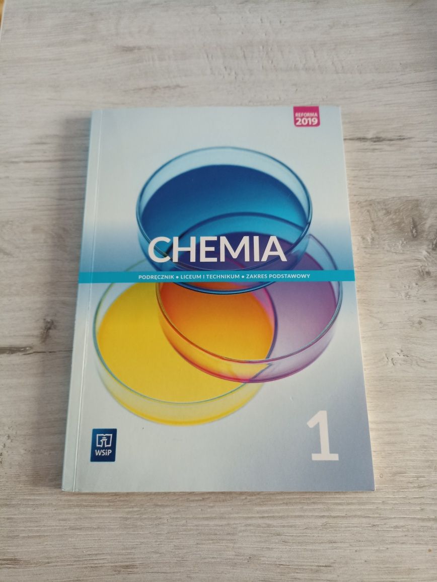 Książka podręcznik do chemii 1