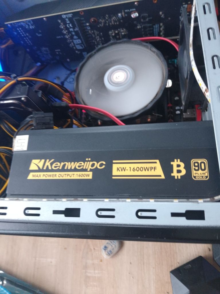 Блок живлення кенвеіпк 1600 вт 90 golden plus