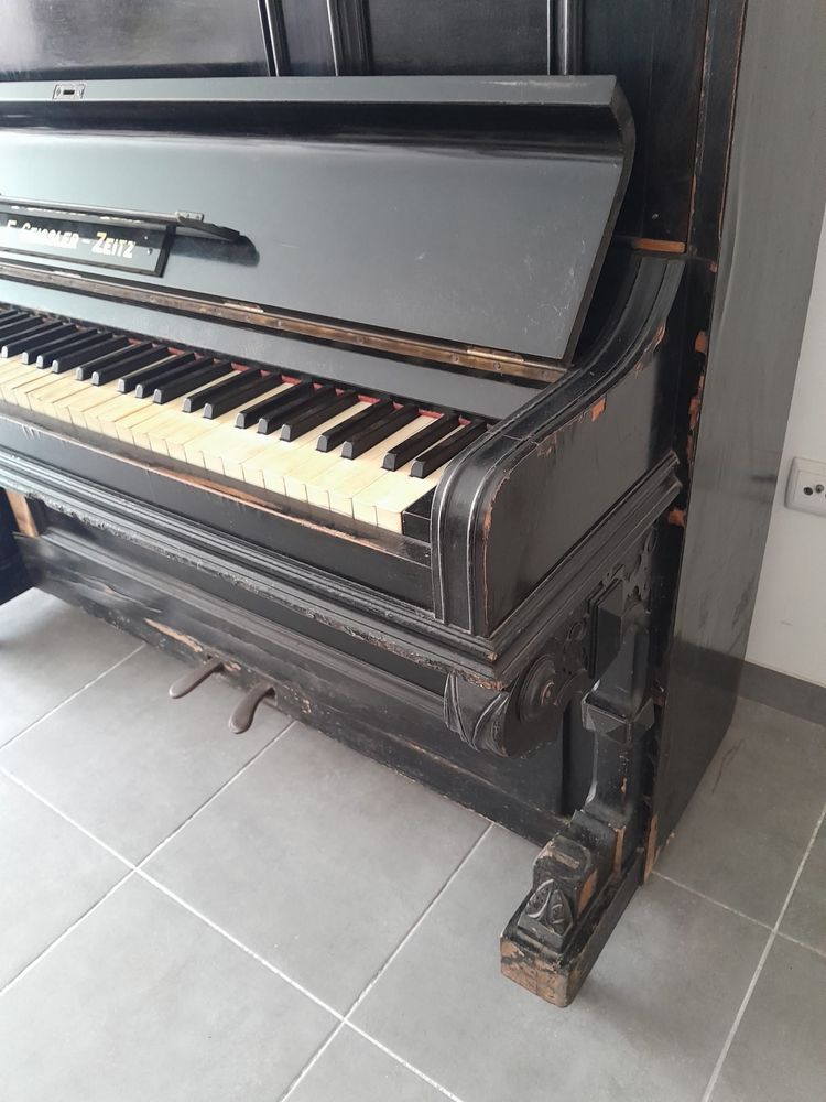 F. Geissler Piano