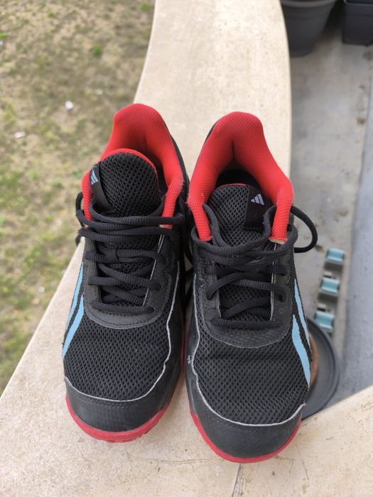 Sapatilhas Adidas número 38