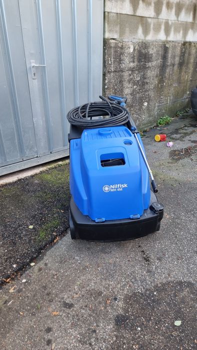 Мийка високого тиску 3 нагріванням води Nilfisk neptune 4