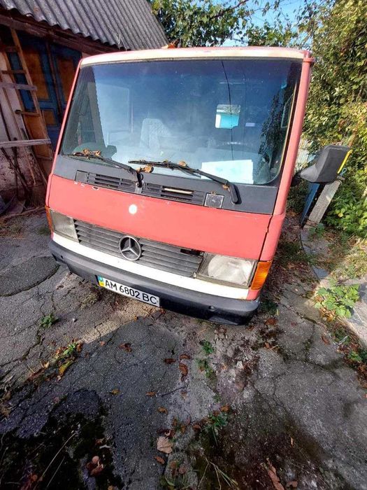 Продам автомобіль Mercedes-Benz MB100 1995